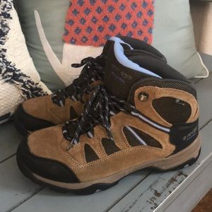 Hi-Tec Gunnison women’s size 8